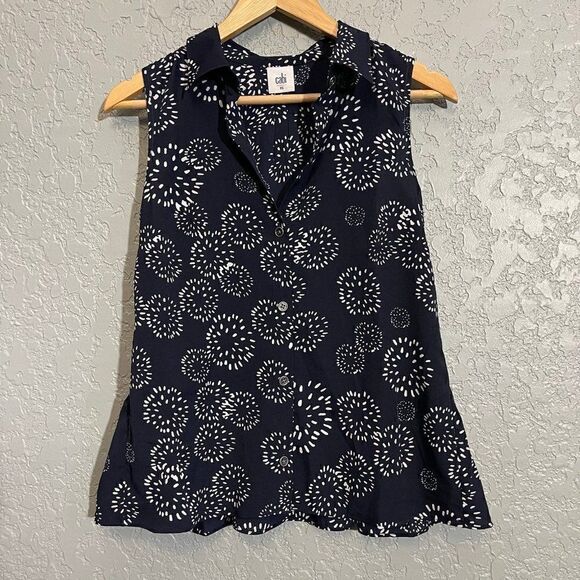 Cabi Sleeveless Button Down Top - Picture 2 of 7